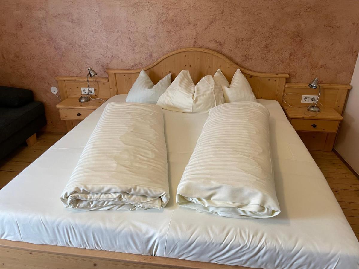 Hotel Restaurant Gasthof Michal Гундерсхайм Экстерьер фото