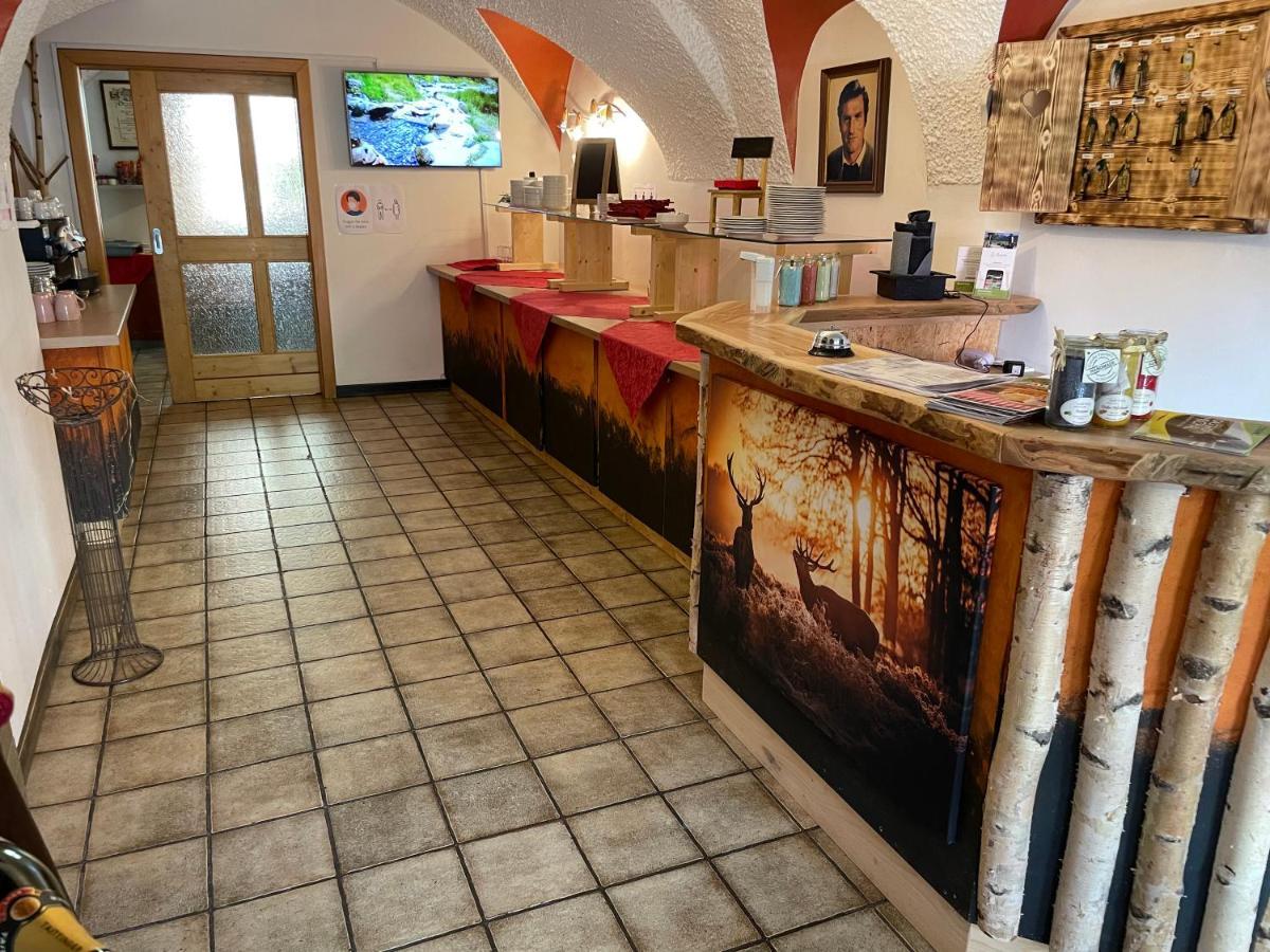 Hotel Restaurant Gasthof Michal Гундерсхайм Экстерьер фото